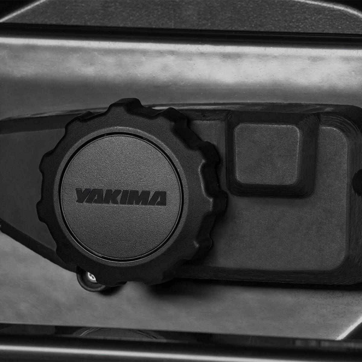 Budget 😍 Yakima Cargo Boxes CBX 16 Solar Cargo Box 🤩 - Image 5